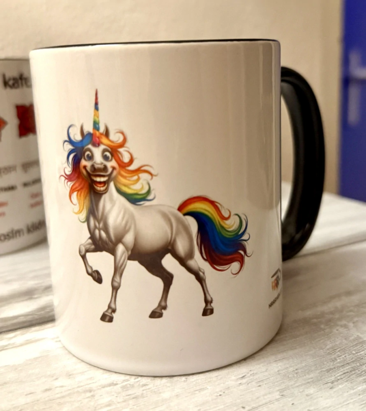 Keramický hrnek - Úžasný jednorožec - HRRRnek.cz